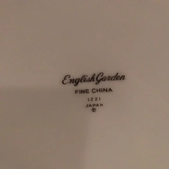 Nikko English Garden teacups and saucers - Picture 2 of 2